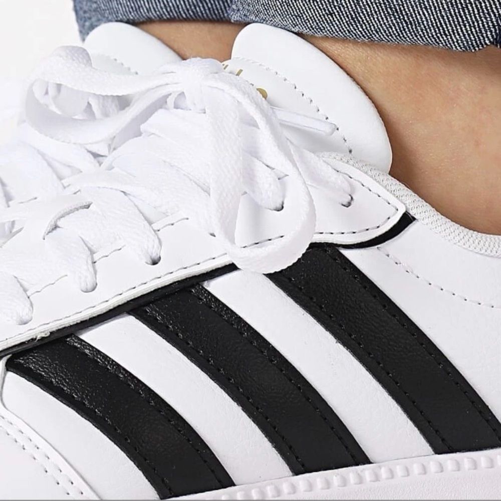 NEW Adidas Classic White and Black Trainers - Picture 7 of 8